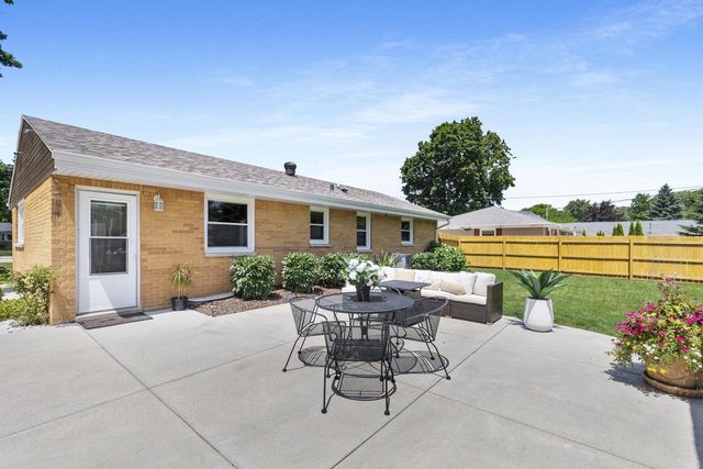 8506 N 51st STREET, Brown Deer, WI 53223
