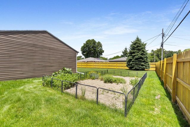 8506 N 51st STREET, Brown Deer, WI 53223