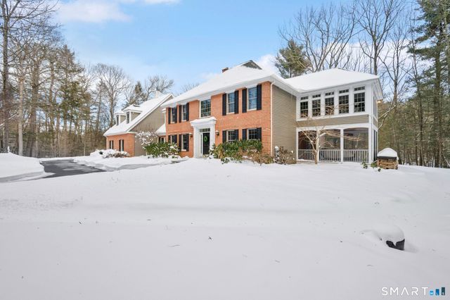 12 The Glade, Simsbury, CT 06070