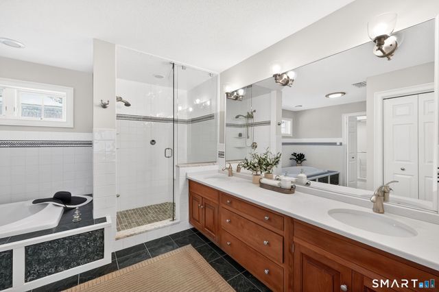 12 The Glade, Simsbury, CT 06070