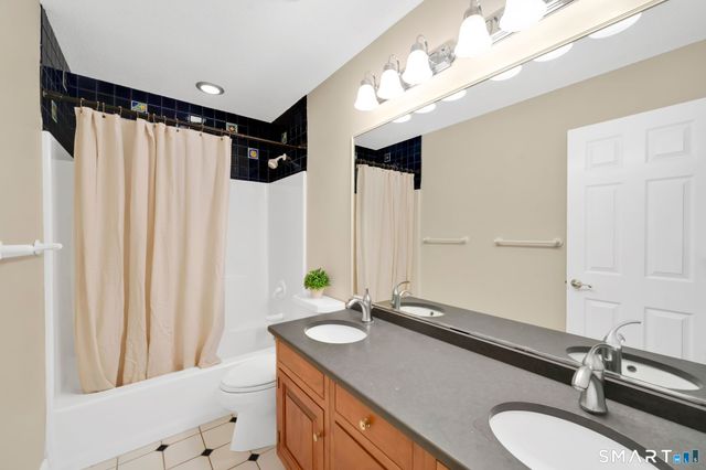 12 The Glade, Simsbury, CT 06070