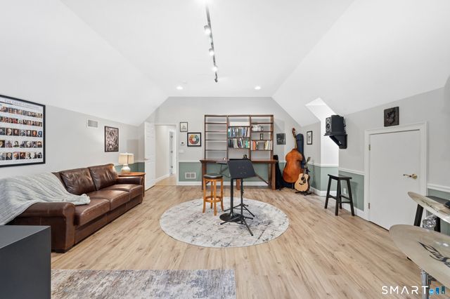 12 The Glade, Simsbury, CT 06070