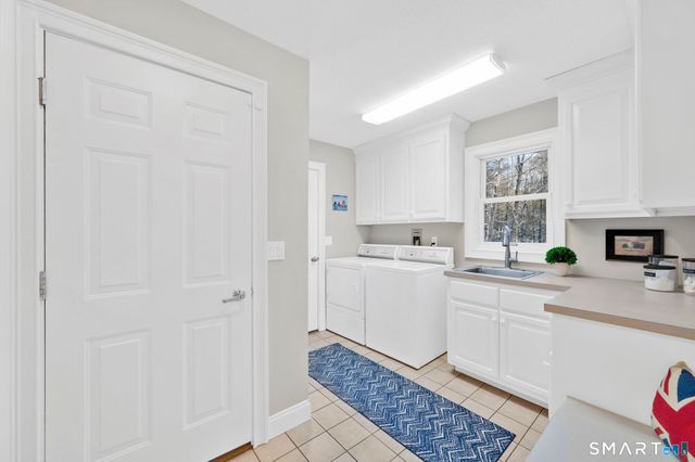 12 The Glade, Simsbury, CT 06070