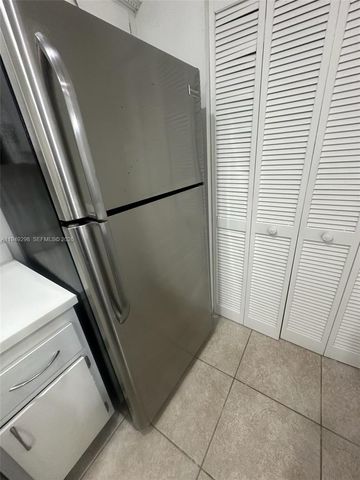 1802 Waterview Cir 1802, Palm Springs, FL 33461