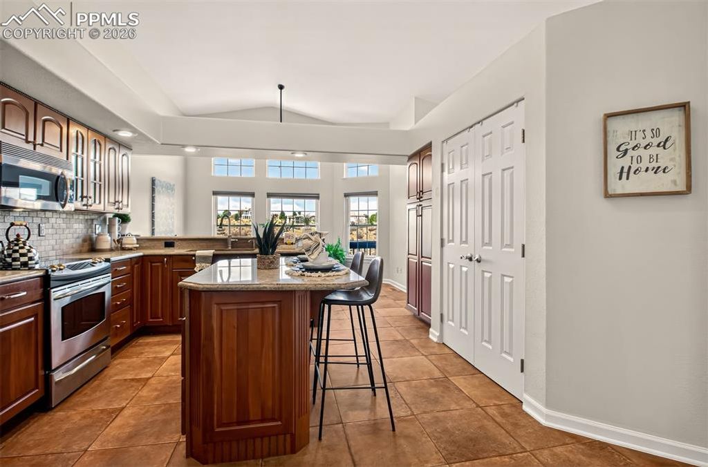 Image 15 of property listing at 5150 Vista Del Norte Point, Colorado Springs, CO 80919