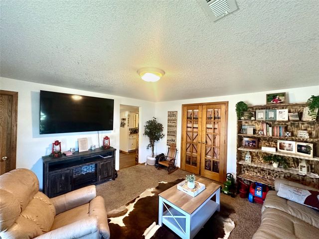 516 W Summit Street, Winterset, IA 50273