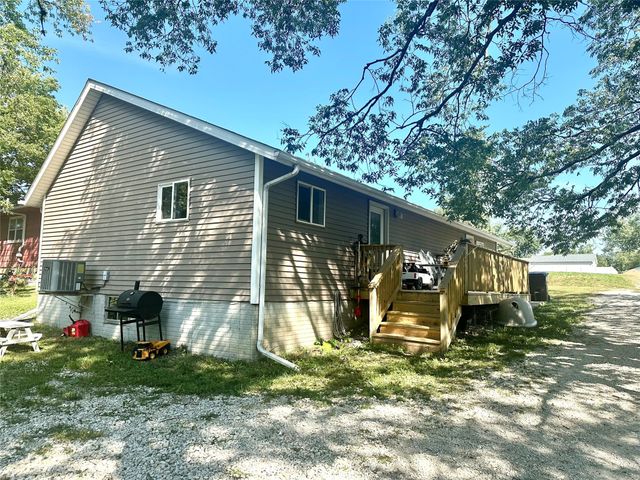 516 W Summit Street, Winterset, IA 50273