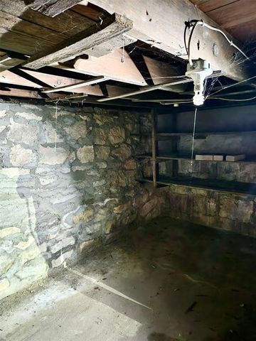 516 W Summit Street, Winterset, IA 50273