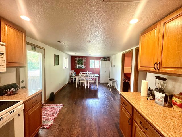 516 W Summit Street, Winterset, IA 50273