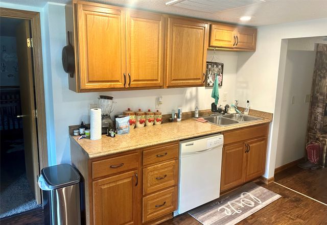 516 W Summit Street, Winterset, IA 50273