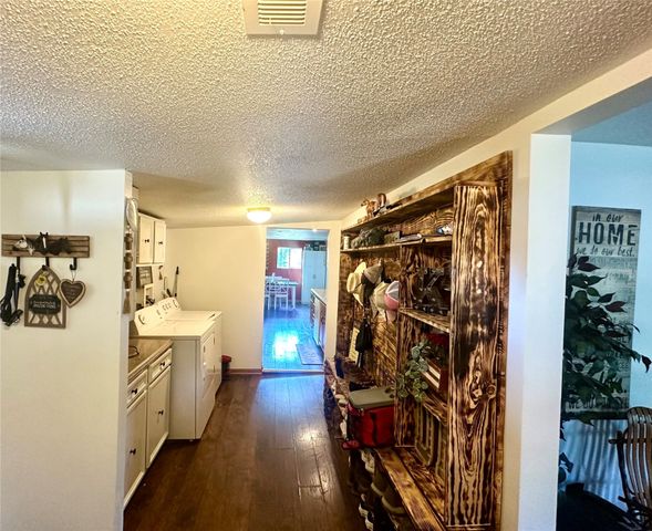 516 W Summit Street, Winterset, IA 50273