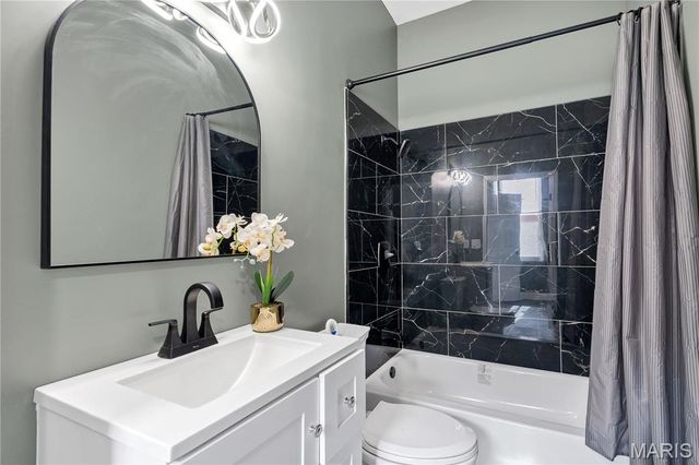 3831 Oregon Avenue, St Louis, MO 63118