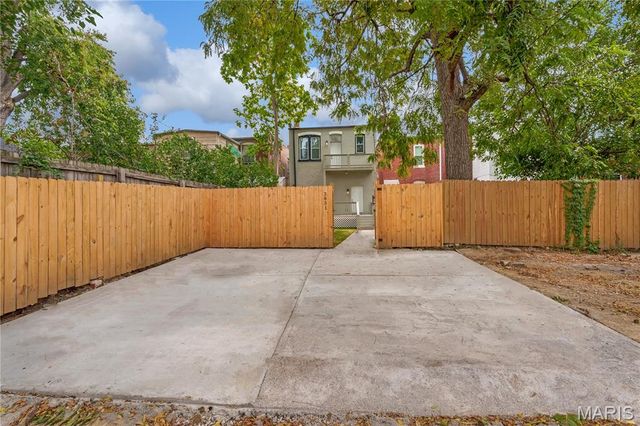 3831 Oregon Avenue, St Louis, MO 63118