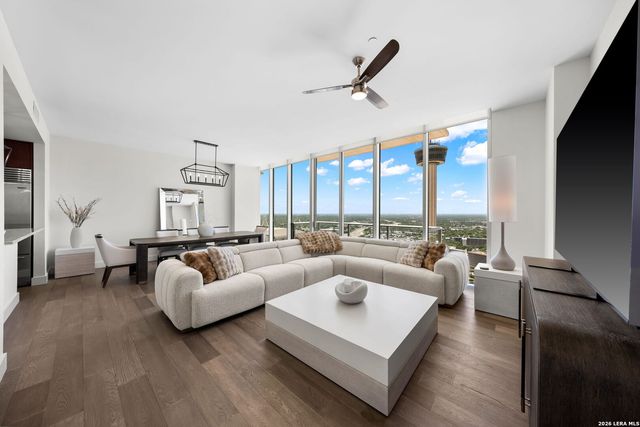 610 E Market St Unit 3115, San Antonio, TX 78205