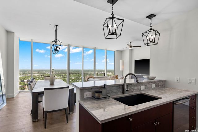 610 E Market St Unit 3115, San Antonio, TX 78205