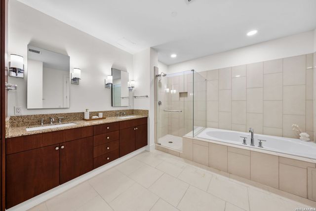 610 E Market St Unit 3115, San Antonio, TX 78205