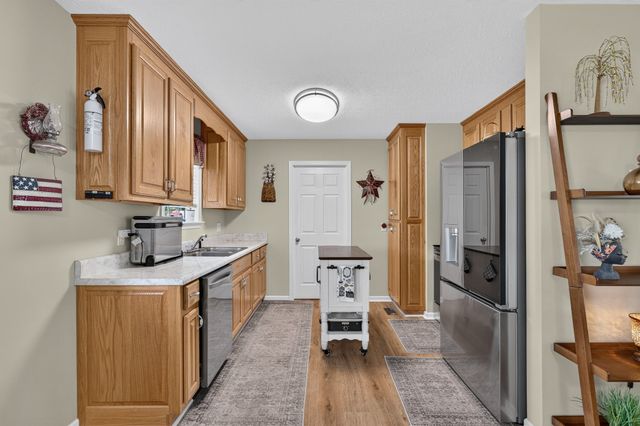 27 Ridgeline Dr, Fayetteville, TN 37334