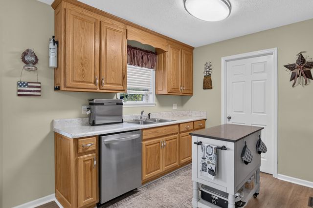 27 Ridgeline Dr, Fayetteville, TN 37334