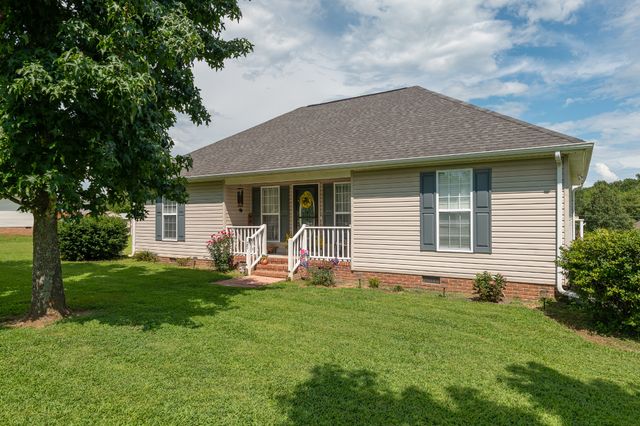 27 Ridgeline Dr, Fayetteville, TN 37334