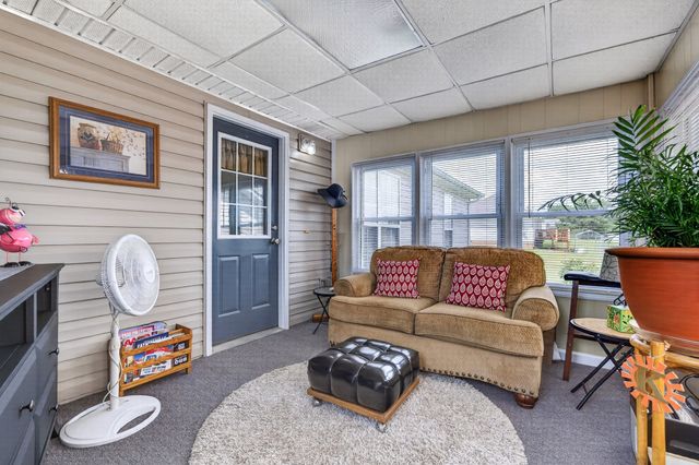 27 Ridgeline Dr, Fayetteville, TN 37334