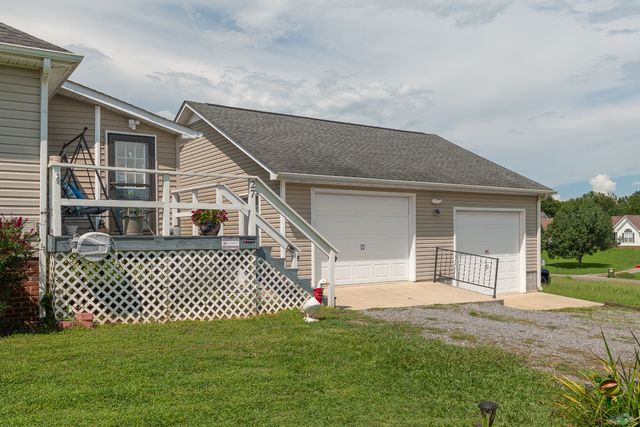 27 Ridgeline Dr, Fayetteville, TN 37334