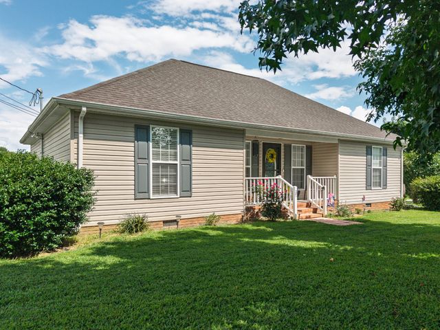27 Ridgeline Dr, Fayetteville, TN 37334