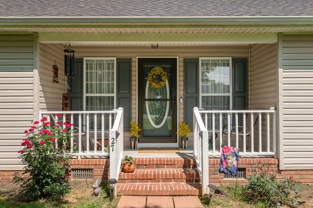 27 Ridgeline Dr, Fayetteville, TN 37334