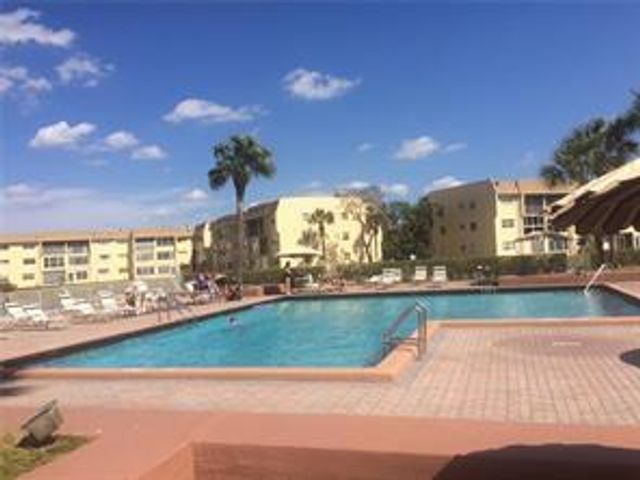 8465 Sunrise Lakes Boulevard 106, Sunrise, FL 33322