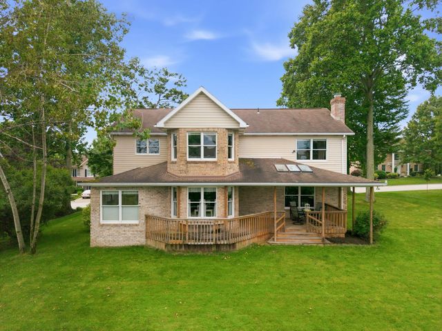 577 Agnes STREET, Hempfield Twp, PA 15601