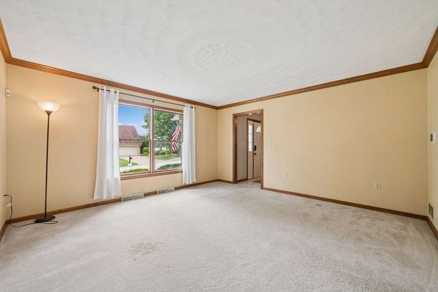 577 Agnes STREET, Hempfield Twp, PA 15601
