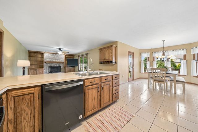 577 Agnes STREET, Hempfield Twp, PA 15601
