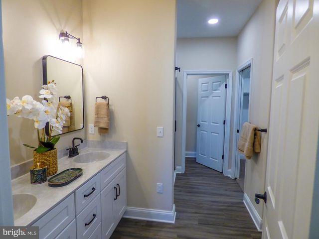 624 BLUFF STONE DR, York, PA 17402