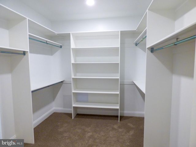 624 BLUFF STONE DR, York, PA 17402