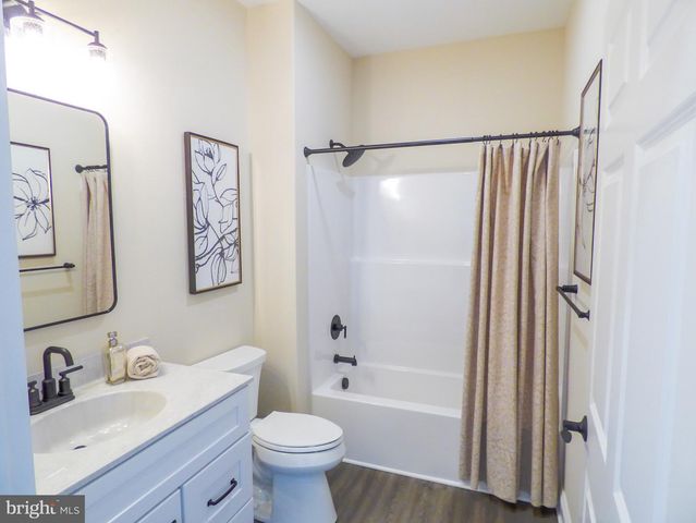 624 BLUFF STONE DR, York, PA 17402