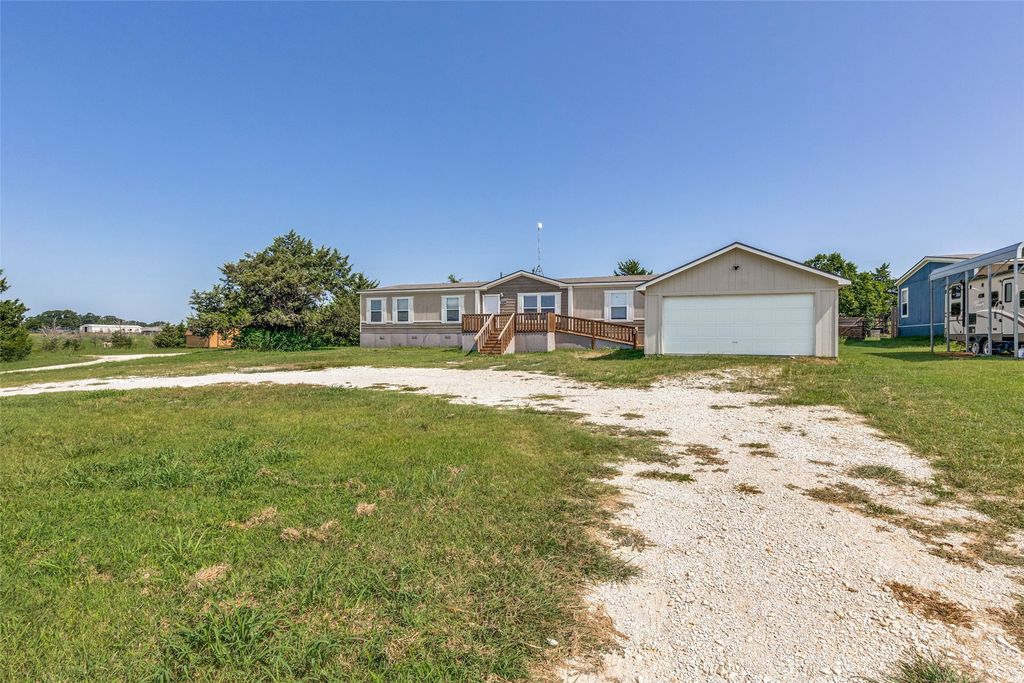 4445 County Road 136, Whitesboro, TX 76273