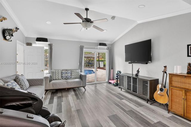 4911 SW 29th Ter, Dania Beach, FL 33312