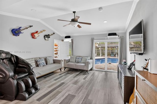 4911 SW 29th Ter, Dania Beach, FL 33312