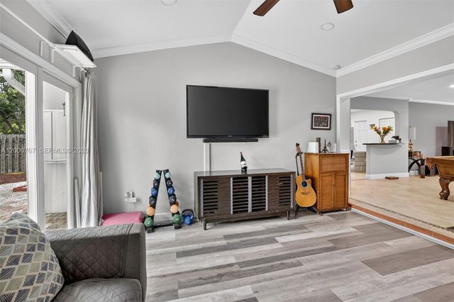 4911 SW 29th Ter, Dania Beach, FL 33312