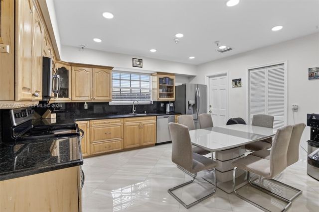 4911 SW 29th Ter, Dania Beach, FL 33312