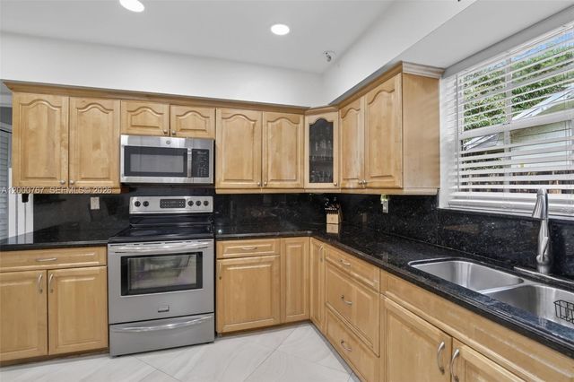 4911 SW 29th Ter, Dania Beach, FL 33312