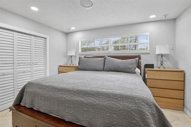 4911 SW 29th Ter, Dania Beach, FL 33312