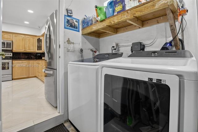 4911 SW 29th Ter, Dania Beach, FL 33312