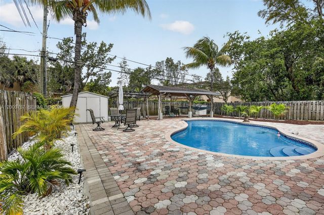 4911 SW 29th Ter, Dania Beach, FL 33312