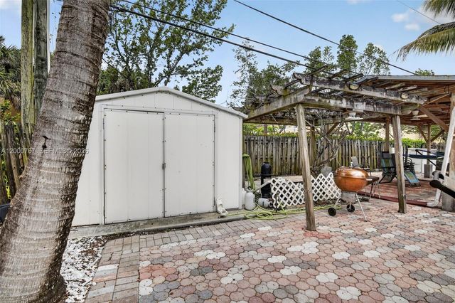 4911 SW 29th Ter, Dania Beach, FL 33312