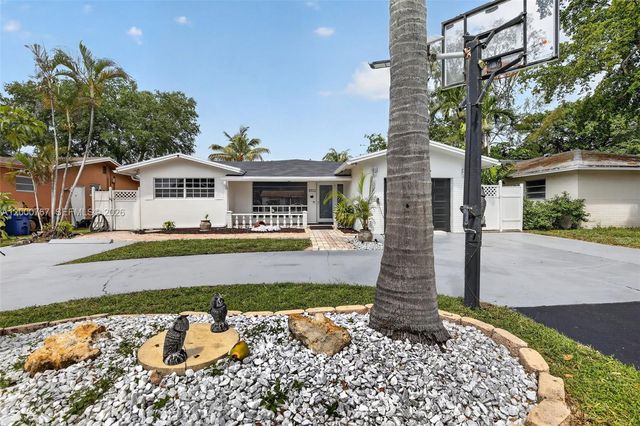 4911 SW 29th Ter, Dania Beach, FL 33312