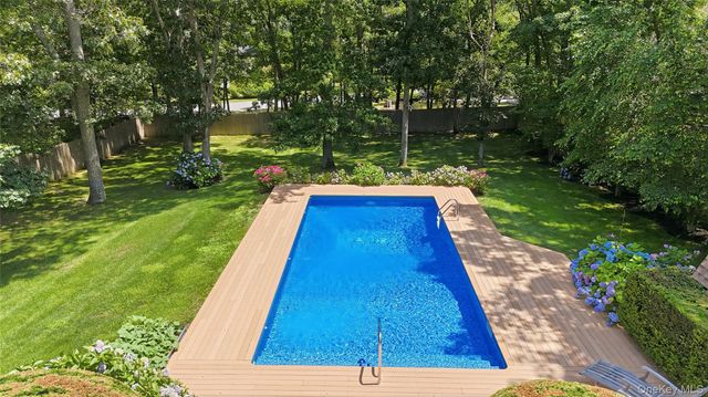 5 Columbine Avenue, Hampton Bays, NY 11946