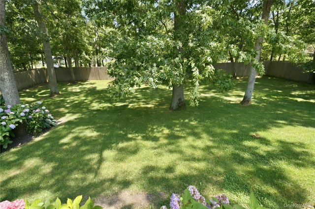 5 Columbine Avenue, Hampton Bays, NY 11946