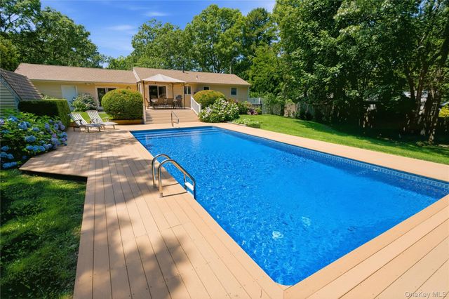 5 Columbine Avenue, Hampton Bays, NY 11946