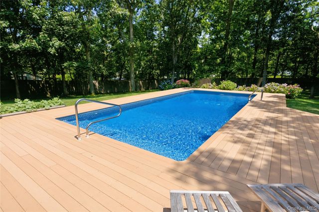 5 Columbine Avenue, Hampton Bays, NY 11946