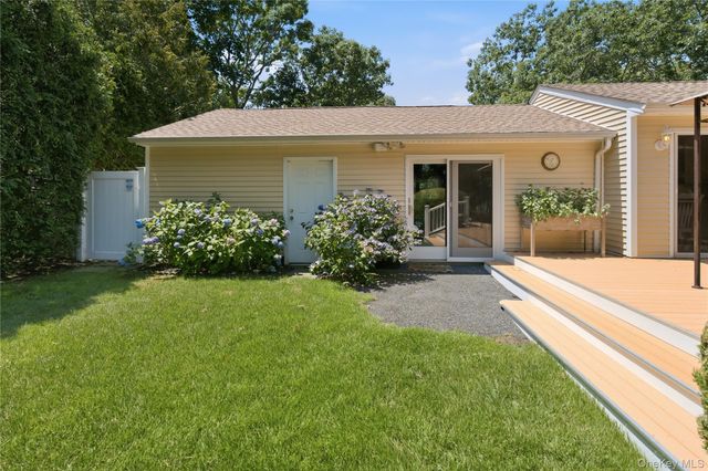 5 Columbine Avenue, Hampton Bays, NY 11946
